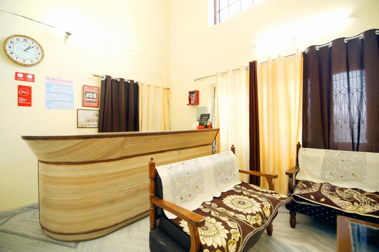 Oyo 8670 Hotel Usha Palace Mussoorie Eksteriør bilde