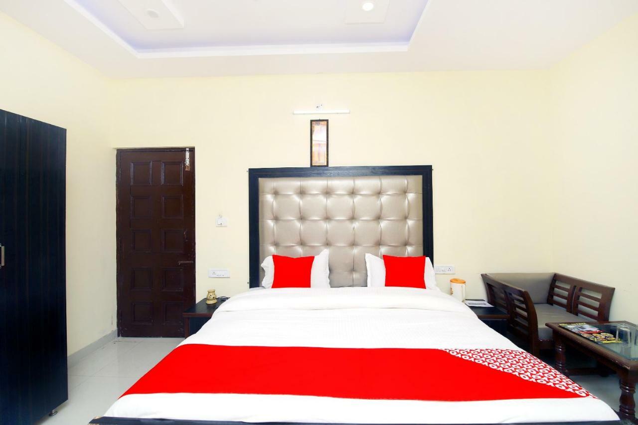 Oyo 8670 Hotel Usha Palace Mussoorie Eksteriør bilde